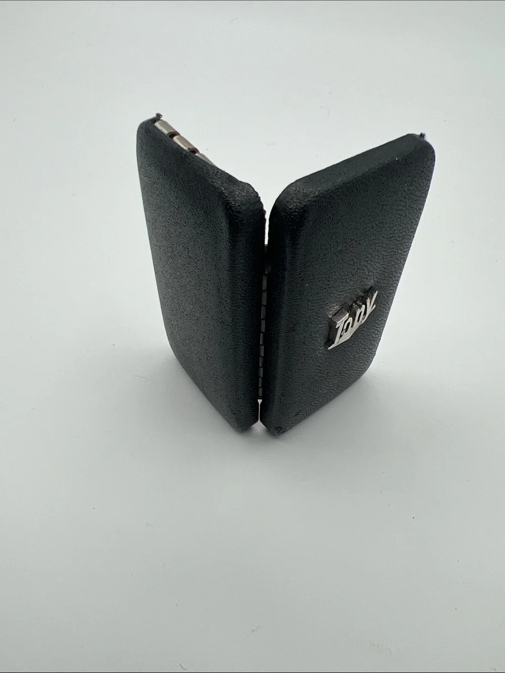 vintage hard shell pocket key case -”Tony”